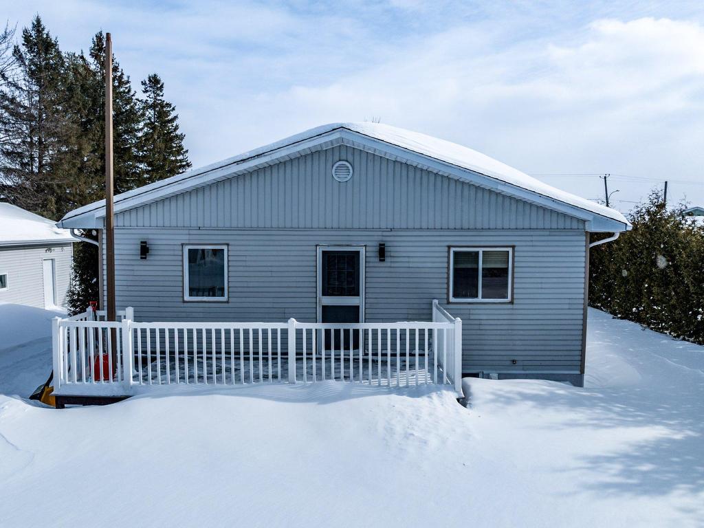 









3040


Boul. St-Michel

,
Trois-Rivières,




QC
G9A5E3

