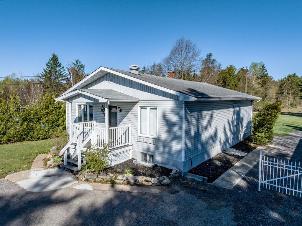 









3040


Boul. St-Michel

,
Trois-Rivières,




QC
G9A5E3

