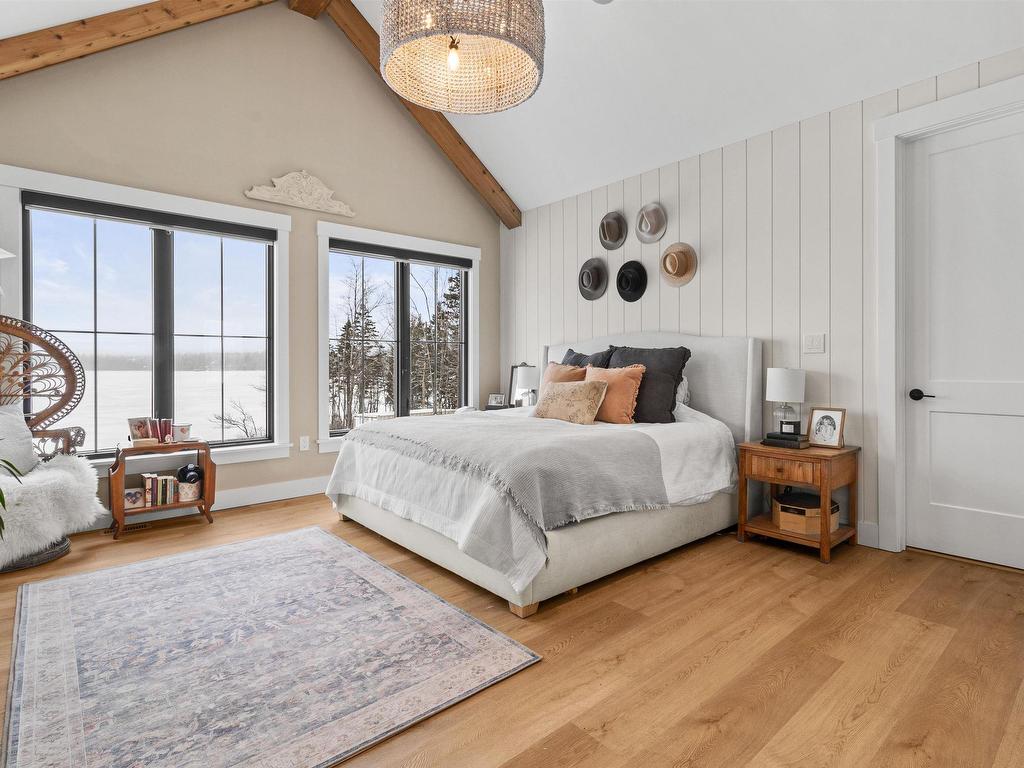 












480 McCabe Lake Drive

,
Middle Sackville,




NS
B4E 0N6

