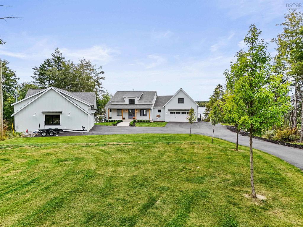 












480 McCabe Lake Drive

,
Middle Sackville,




NS
B4E 0N6

