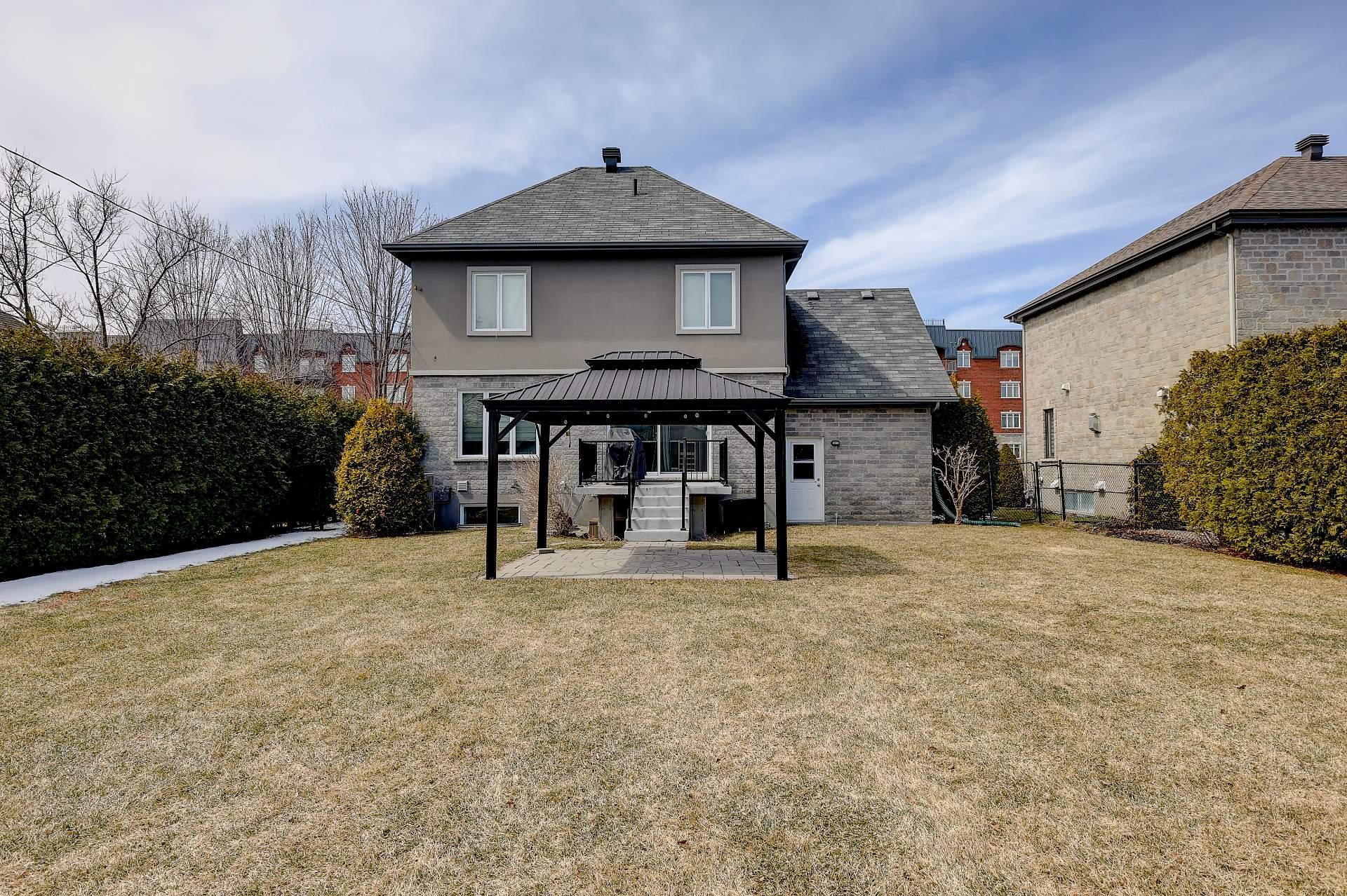 









3105


Rue de l'Aubépine

,
Saint-Bruno-de-Montarville,




QC
J3V0A8

