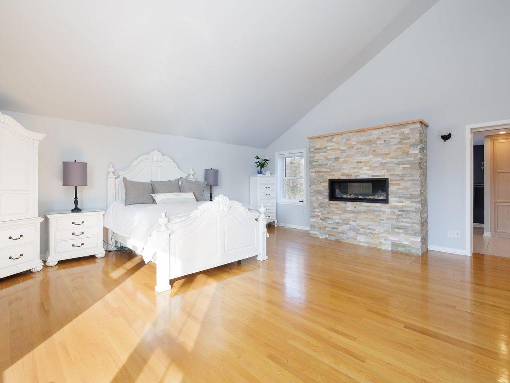 









20099


Ch. Lakeshore

,
Baie-d'Urfé,




QC
H9X1P6

