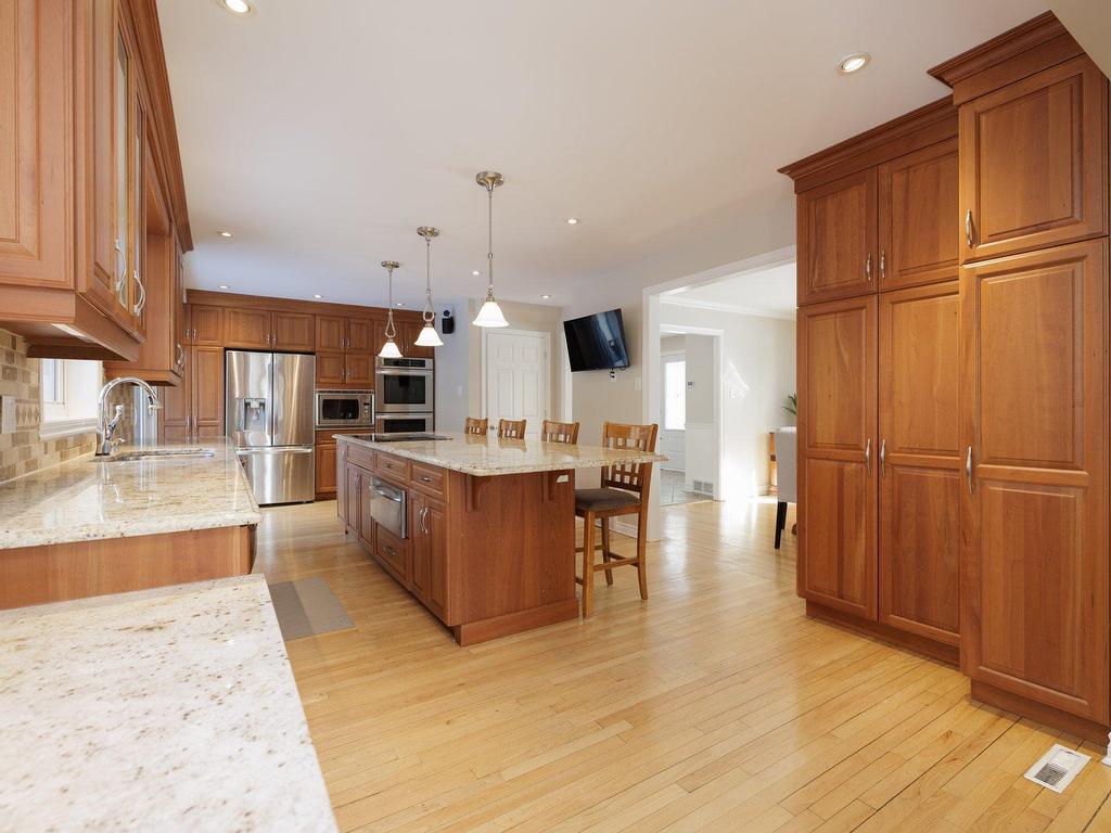 









20099


Ch. Lakeshore

,
Baie-d'Urfé,




QC
H9X1P6

