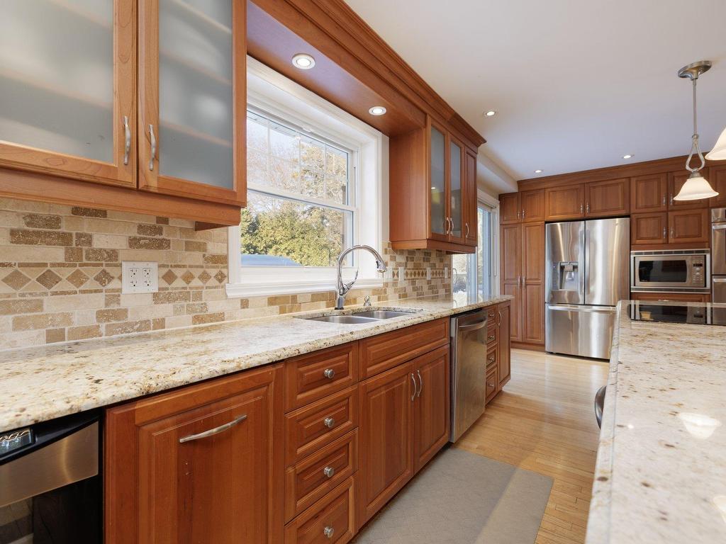 









20099


Ch. Lakeshore

,
Baie-d'Urfé,




QC
H9X1P6

