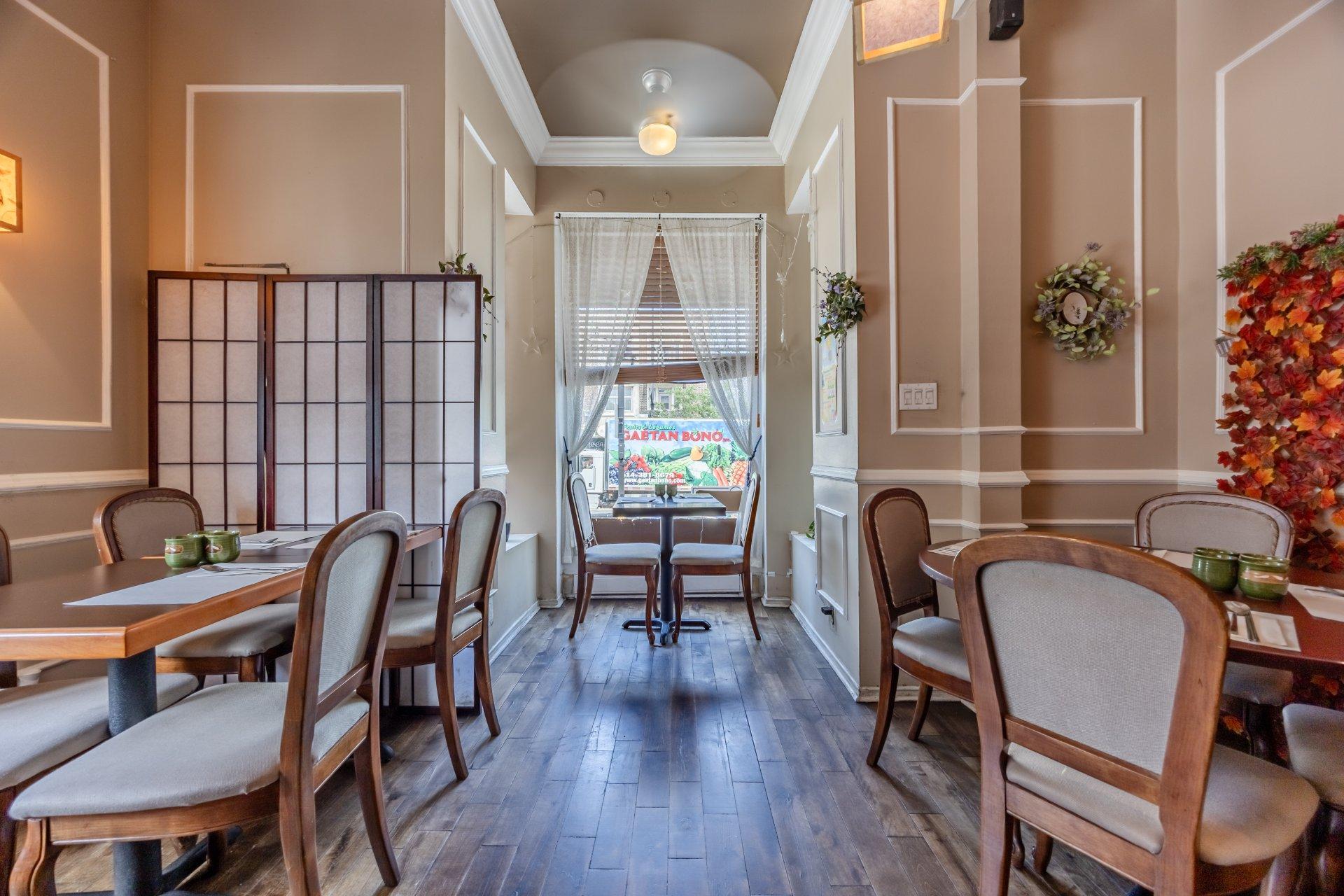 









5136Z


Av. du Parc

,
Montréal (Le Plateau-Mont-Royal),




QC
H2V4G5

