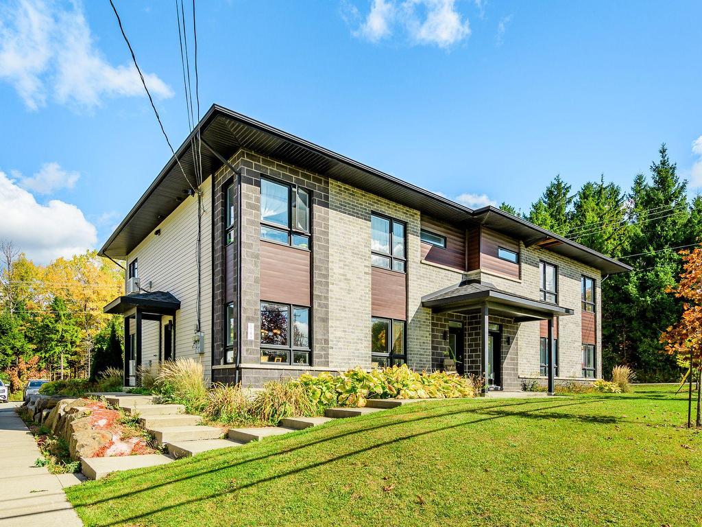 









1713

 - 1719


Rue Principale E.

,
Magog,




QC
J1X1Z8

