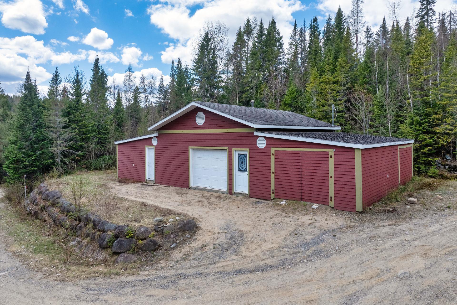 









649


Ch. du Lac-Quenouille

,
Lac-Supérieur,




QC
J0T1J0

