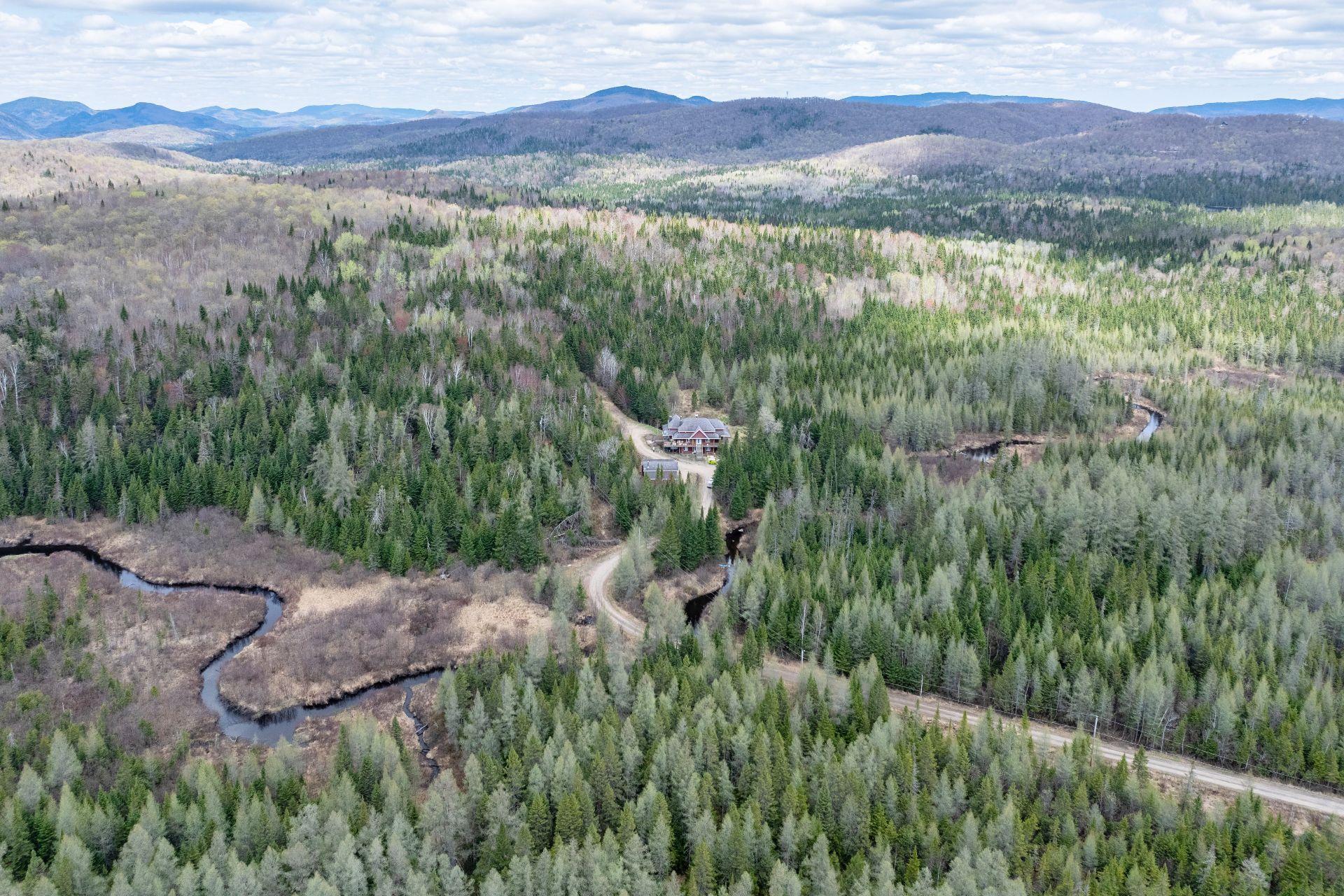 









649


Ch. du Lac-Quenouille

,
Lac-Supérieur,




QC
J0T1J0

