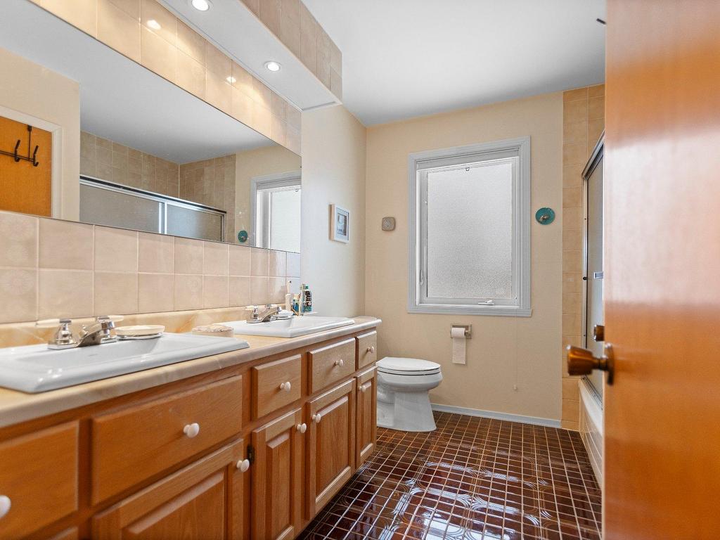 









12


Rue Dallas

,
Dollard-des-Ormeaux,




QC
H9B2S8

