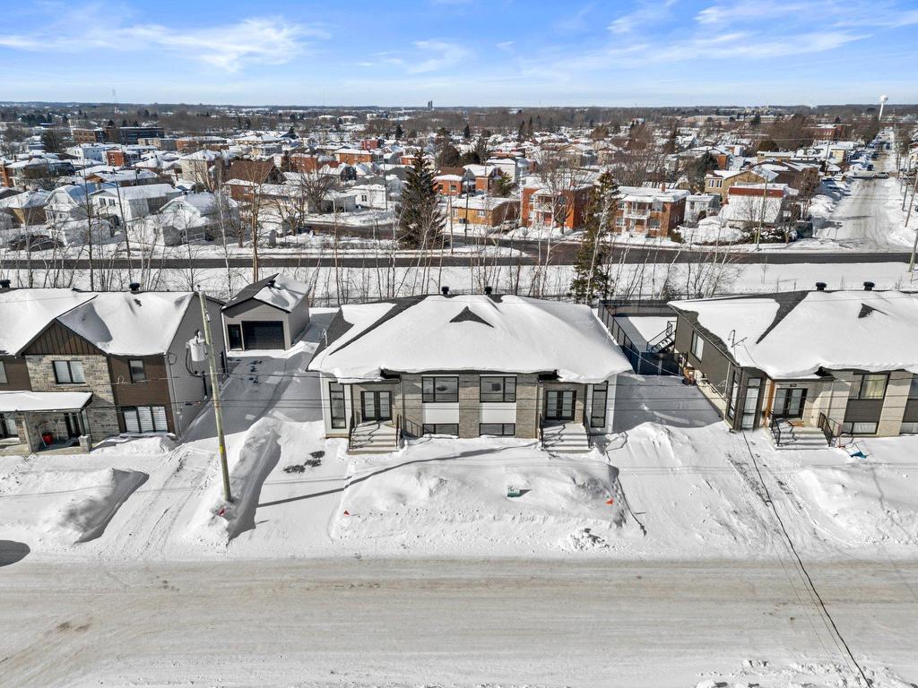 









1415


Rue du Velours

,
Drummondville,




QC
J2B0V5

