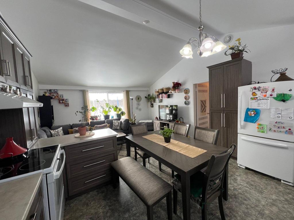 









88


9e Rue

,
Chapais,




QC
G0W1H0

