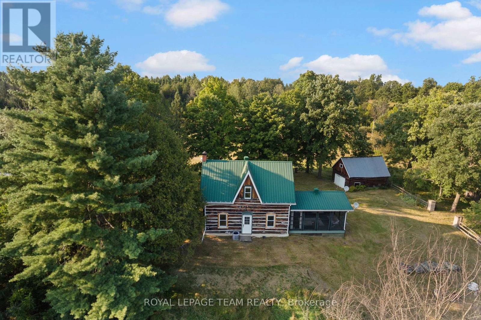 












105 HALLIDAY CREEK ROAD

,
Greater Madawaska,




Ontario
K0J1G0

