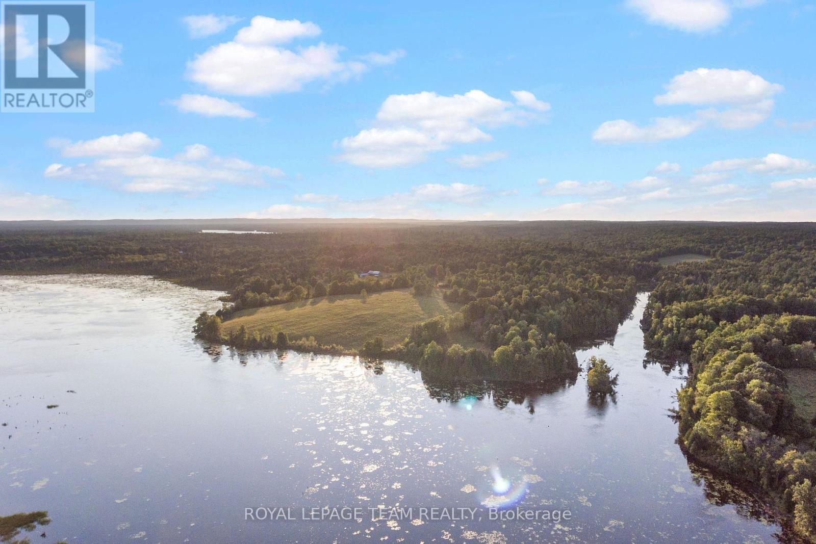 












105 HALLIDAY CREEK ROAD

,
Greater Madawaska,




Ontario
K0J1G0

