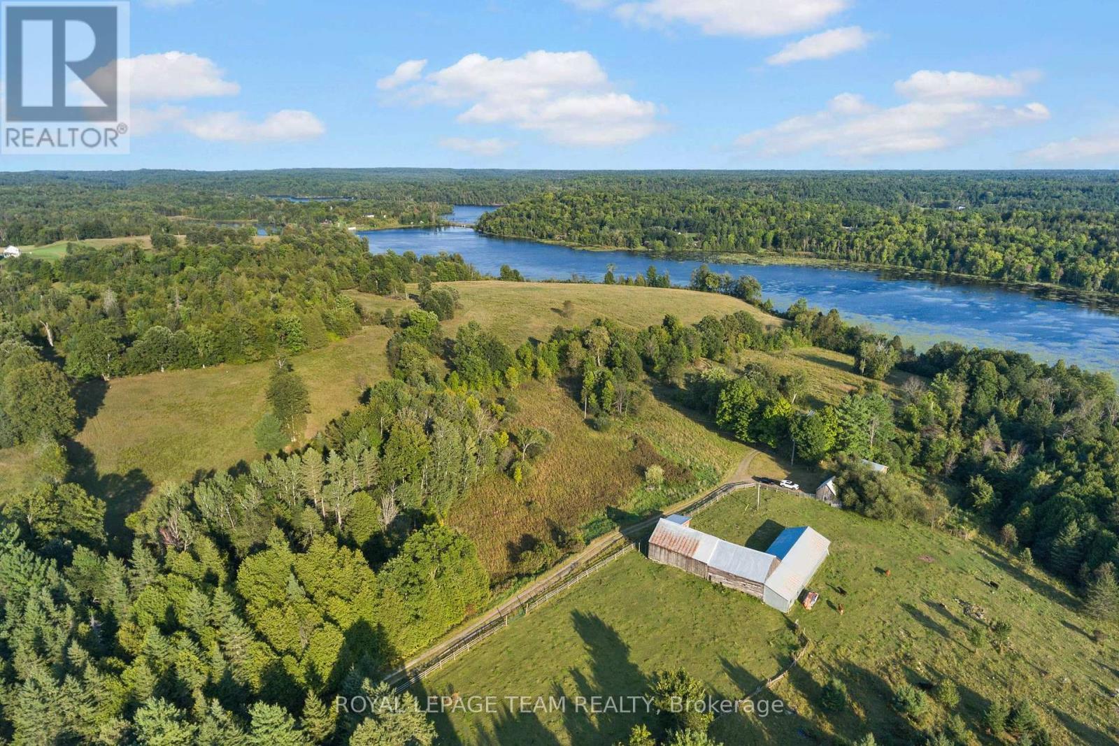 












105 HALLIDAY CREEK ROAD

,
Greater Madawaska,




Ontario
K0J1G0

