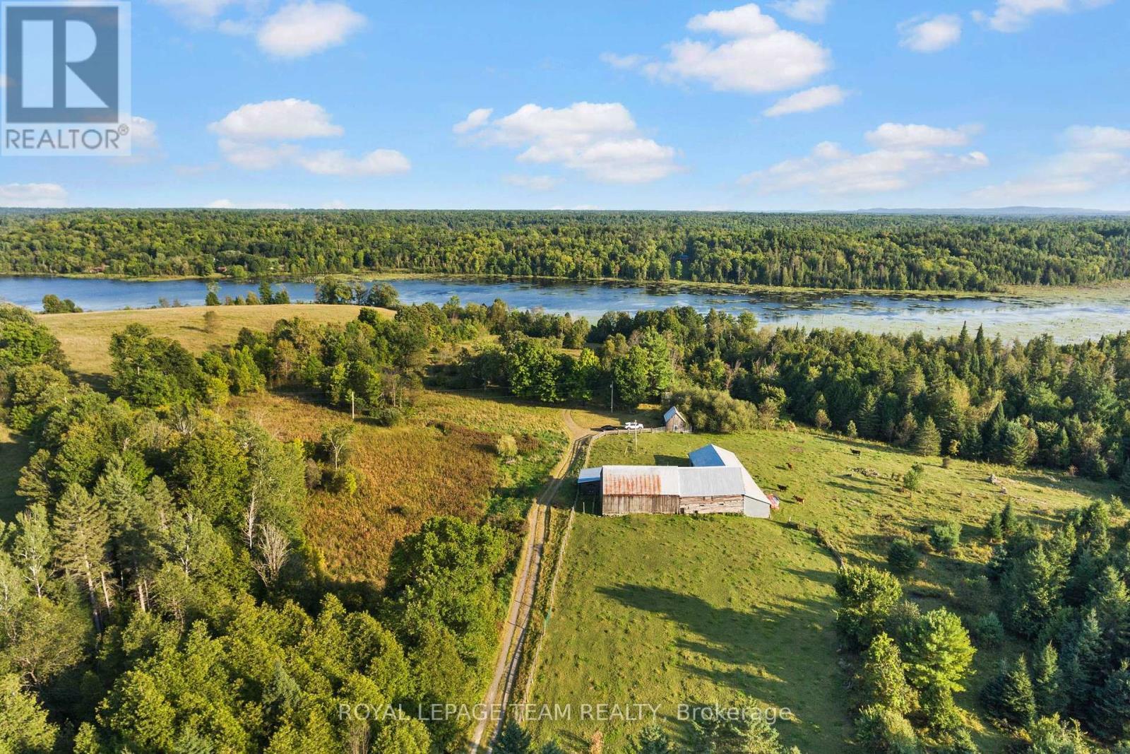 












105 HALLIDAY CREEK ROAD

,
Greater Madawaska,




Ontario
K0J1G0


