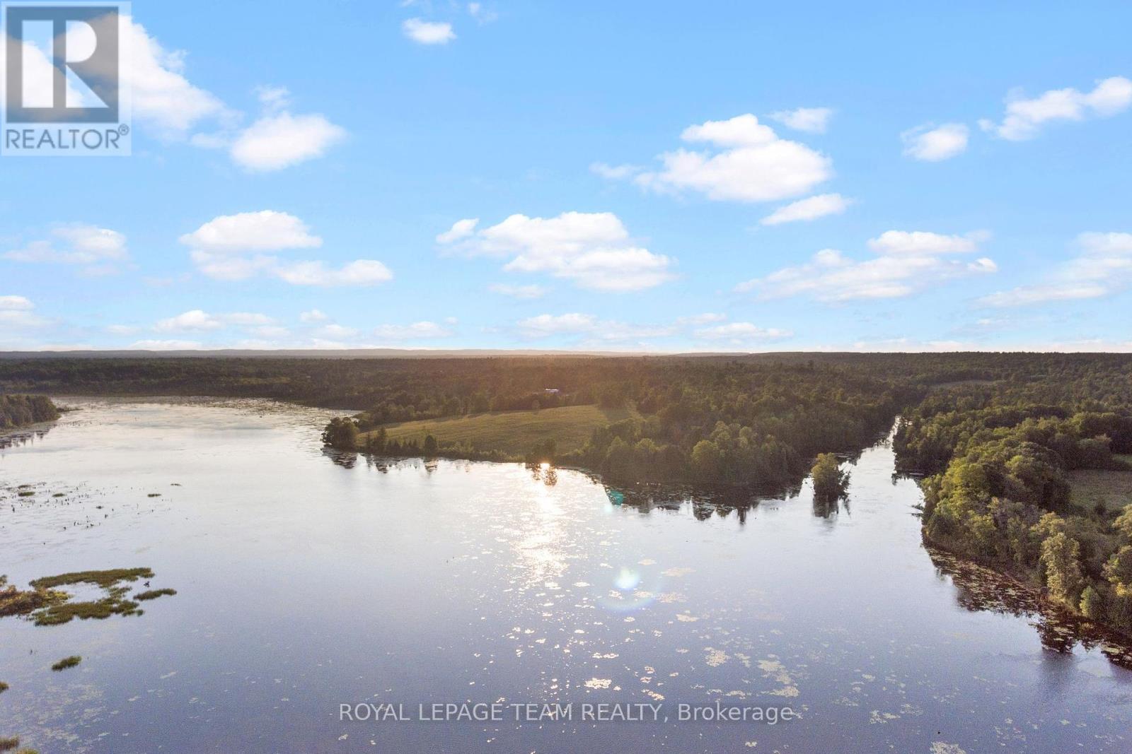 












105 HALLIDAY CREEK ROAD

,
Greater Madawaska,




Ontario
K0J1G0


