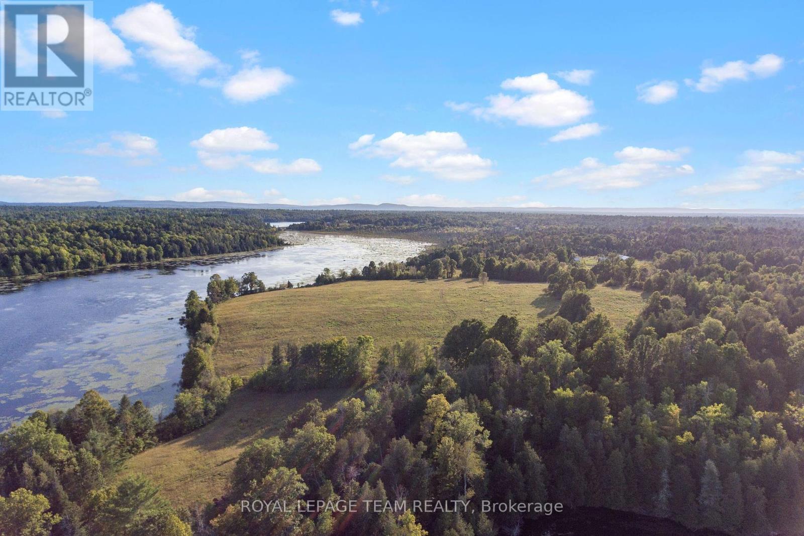 












105 HALLIDAY CREEK ROAD

,
Greater Madawaska,




Ontario
K0J1G0

