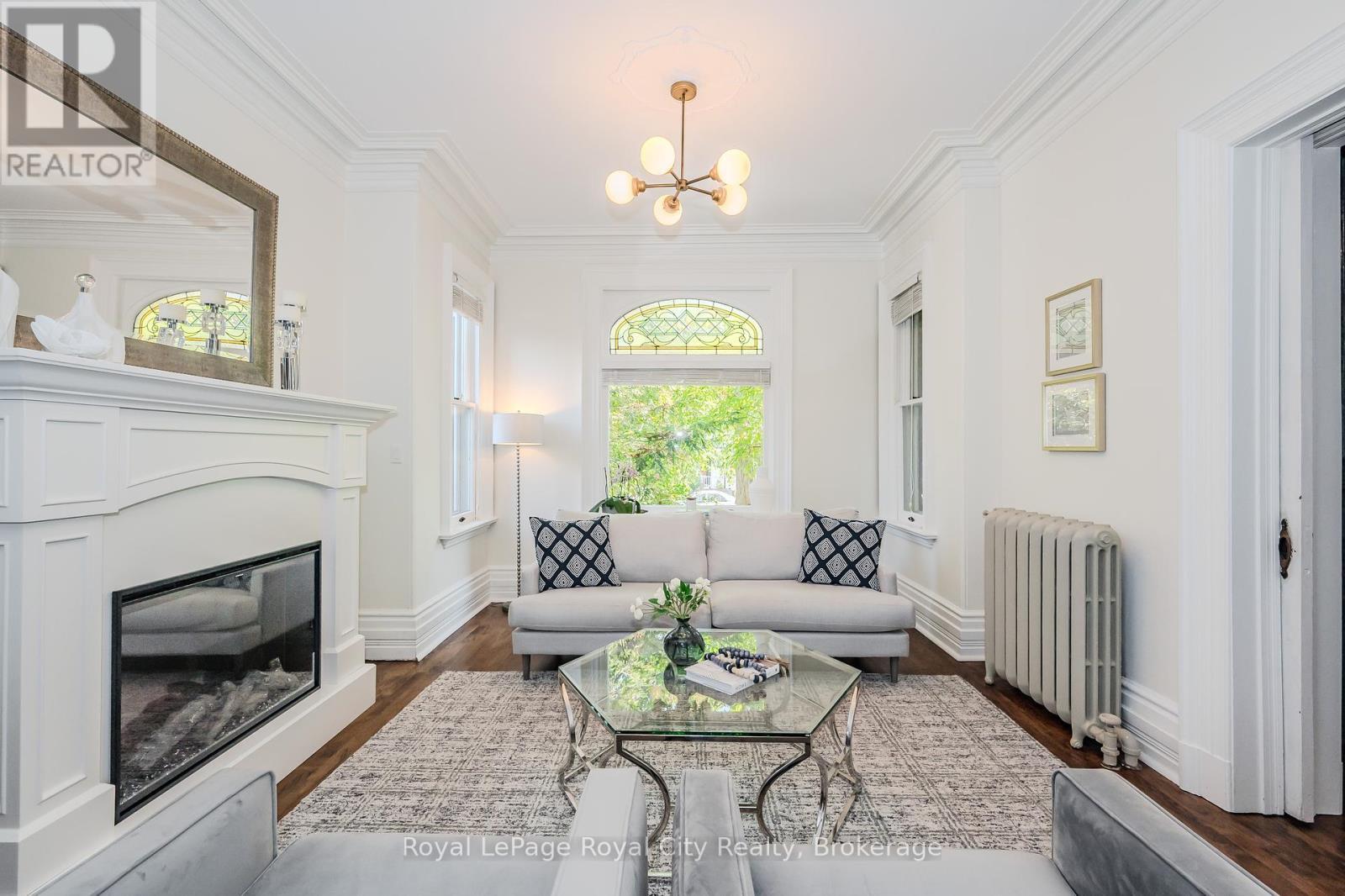 












138 DUBLIN STREET N

,
Guelph (Downtown),




Ontario
N1H4N7

