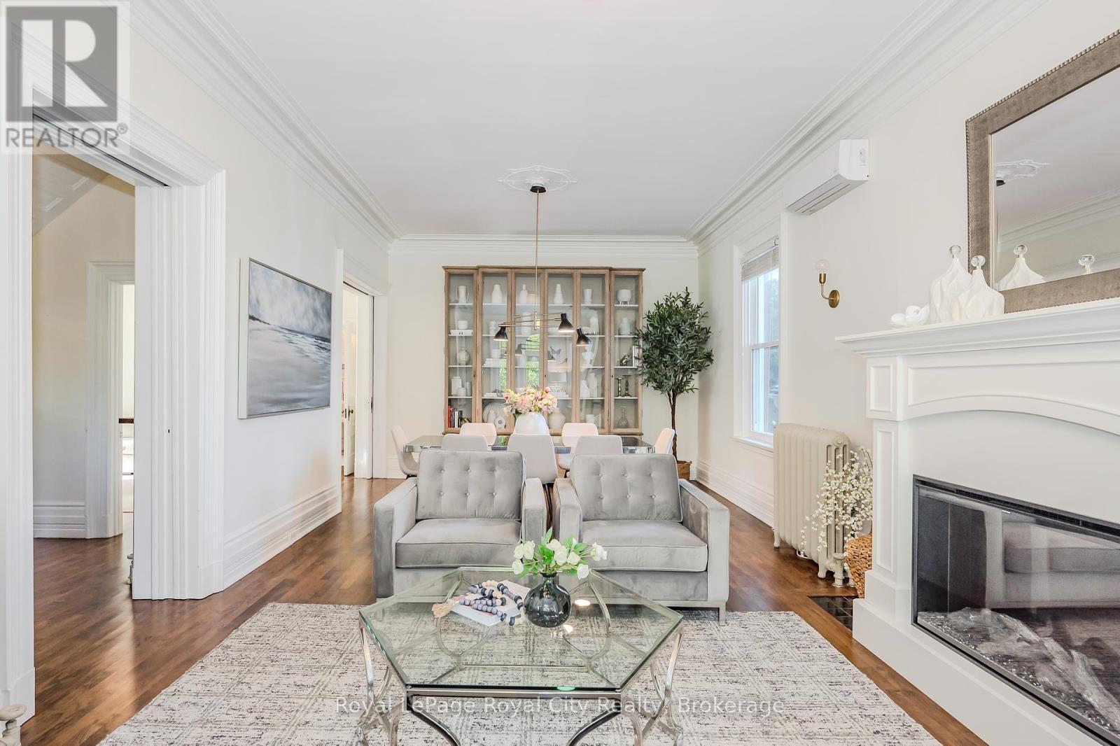 












138 DUBLIN STREET N

,
Guelph (Downtown),




Ontario
N1H4N7

