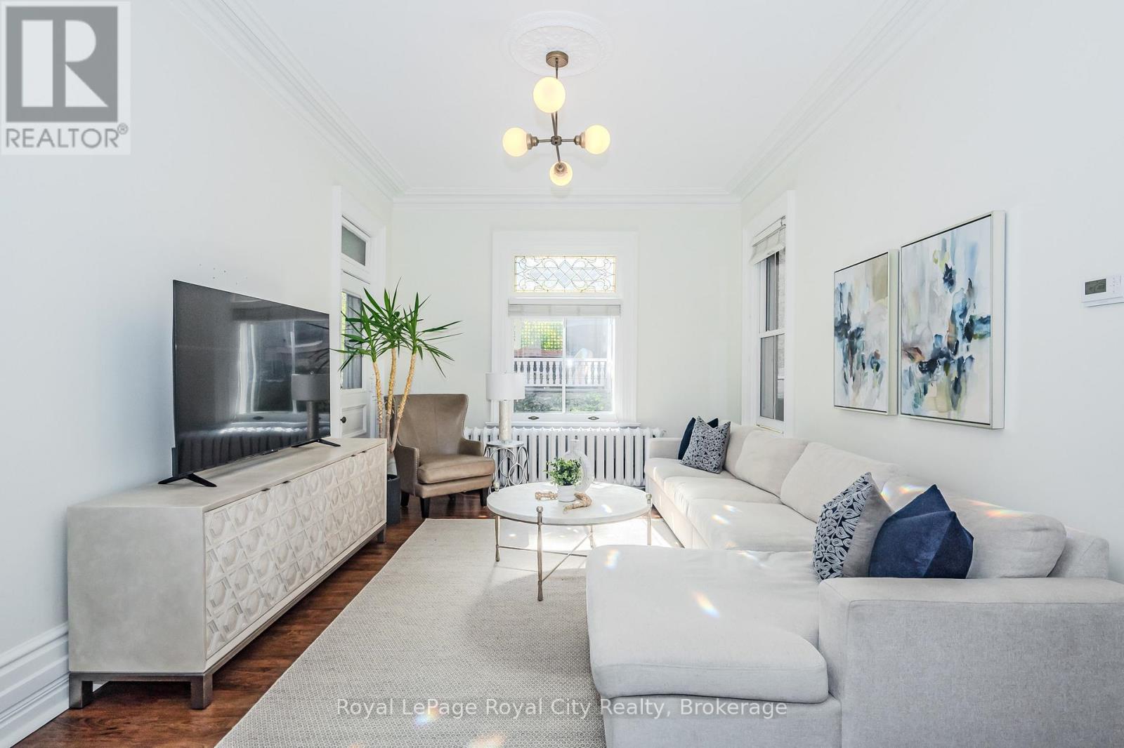 












138 DUBLIN STREET N

,
Guelph (Downtown),




Ontario
N1H4N7

