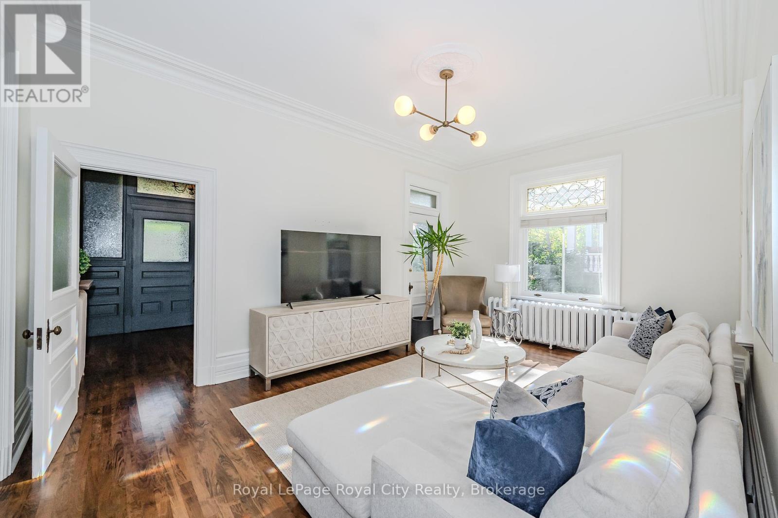 












138 DUBLIN STREET N

,
Guelph (Downtown),




Ontario
N1H4N7

