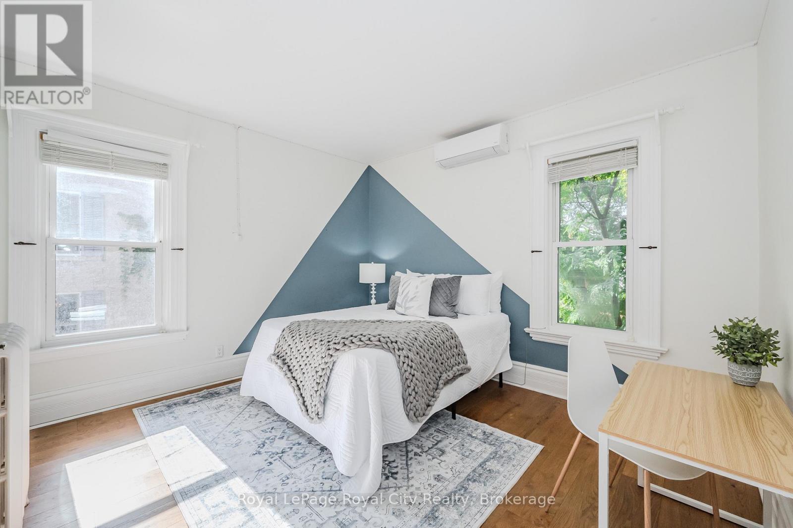 












138 DUBLIN STREET N

,
Guelph (Downtown),




Ontario
N1H4N7

