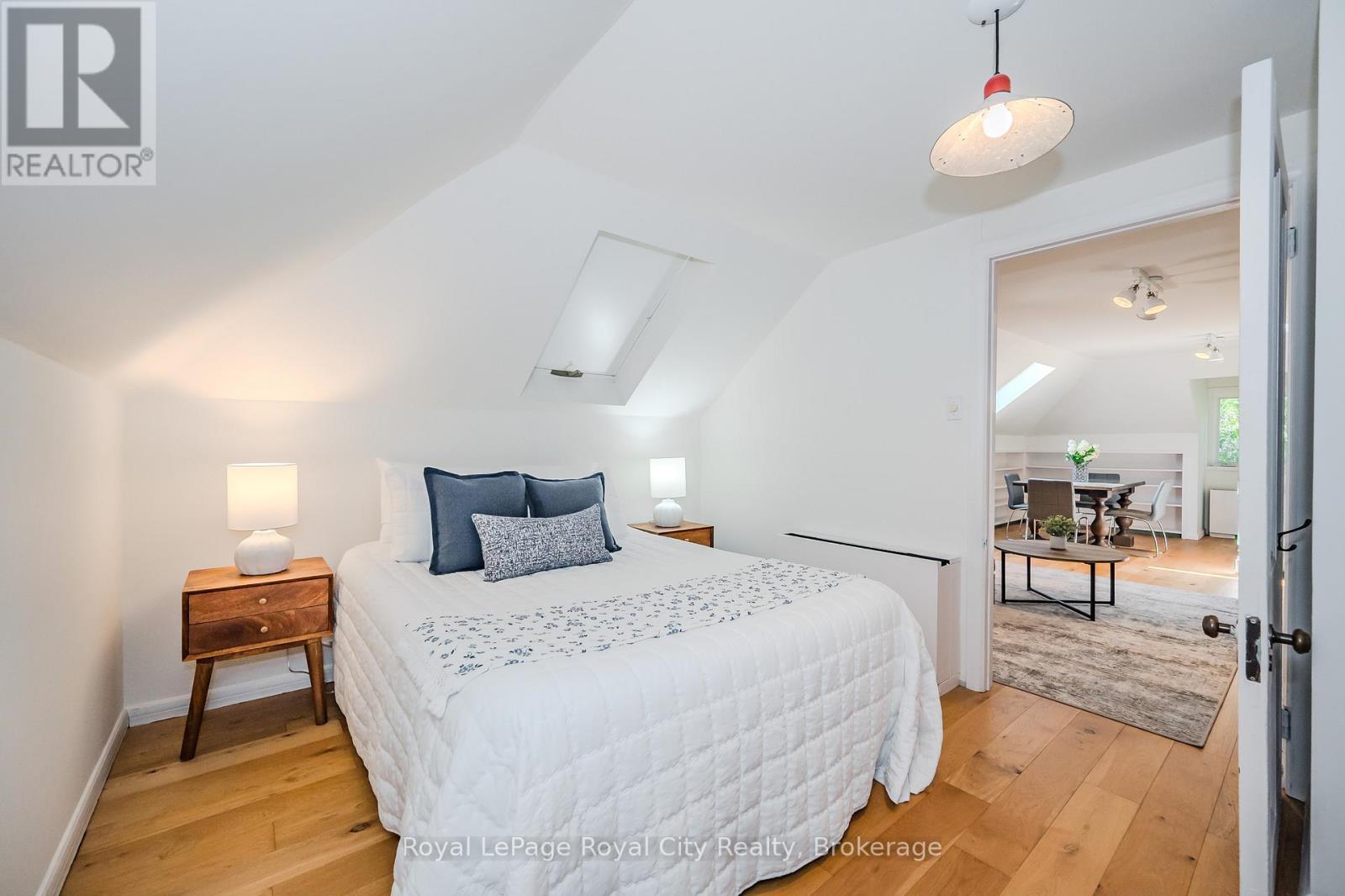 












138 DUBLIN STREET N

,
Guelph (Downtown),




Ontario
N1H4N7

