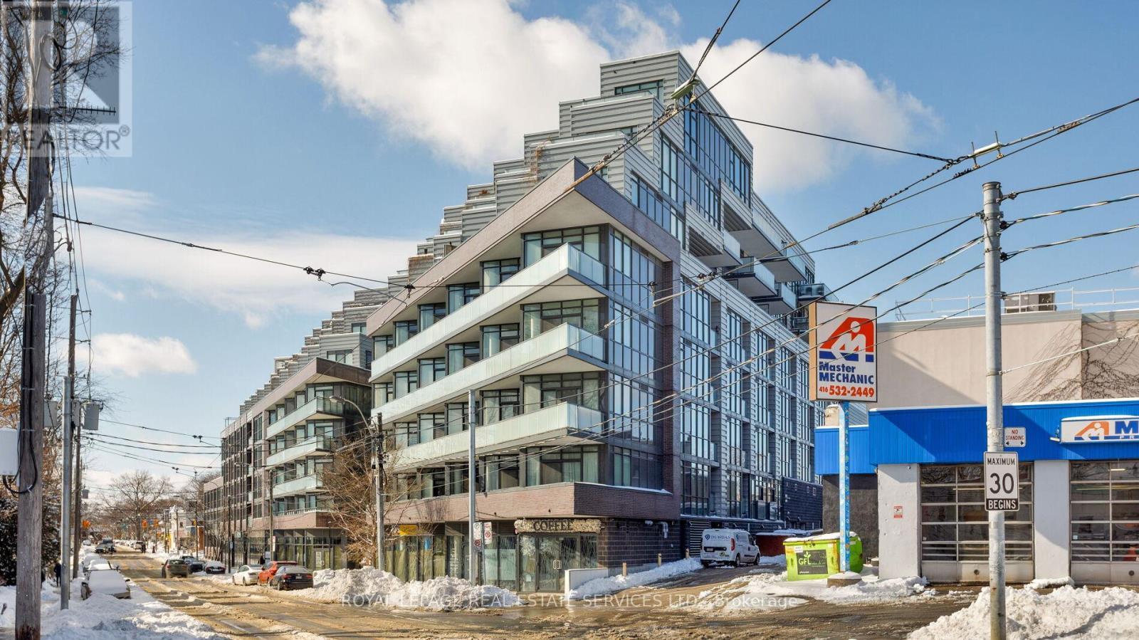 












801 - 36 HOWARD PARK AVENUE

,
Toronto,




Ontario
M6R1V5

