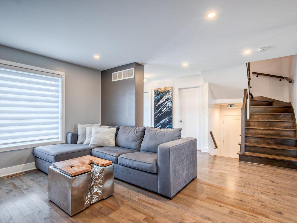 









103


Rue Joseph-Albert-Morin

,
Saint-Jean-sur-Richelieu,




QC
J2X5S1

