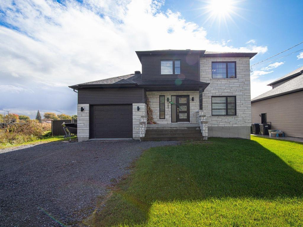 









103


Rue Joseph-Albert-Morin

,
Saint-Jean-sur-Richelieu,




QC
J2X5S1

