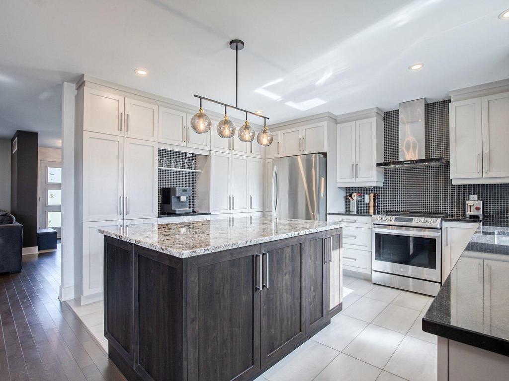 









103


Rue Joseph-Albert-Morin

,
Saint-Jean-sur-Richelieu,




QC
J2X5S1

