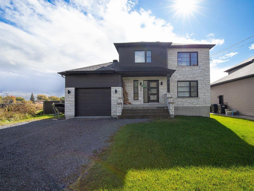 









103


Rue Joseph-Albert-Morin

,
Saint-Jean-sur-Richelieu,




QC
J2X5S1

