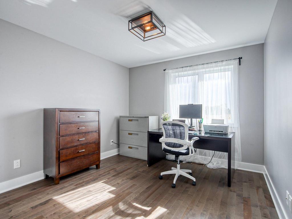 









103


Rue Joseph-Albert-Morin

,
Saint-Jean-sur-Richelieu,




QC
J2X5S1

