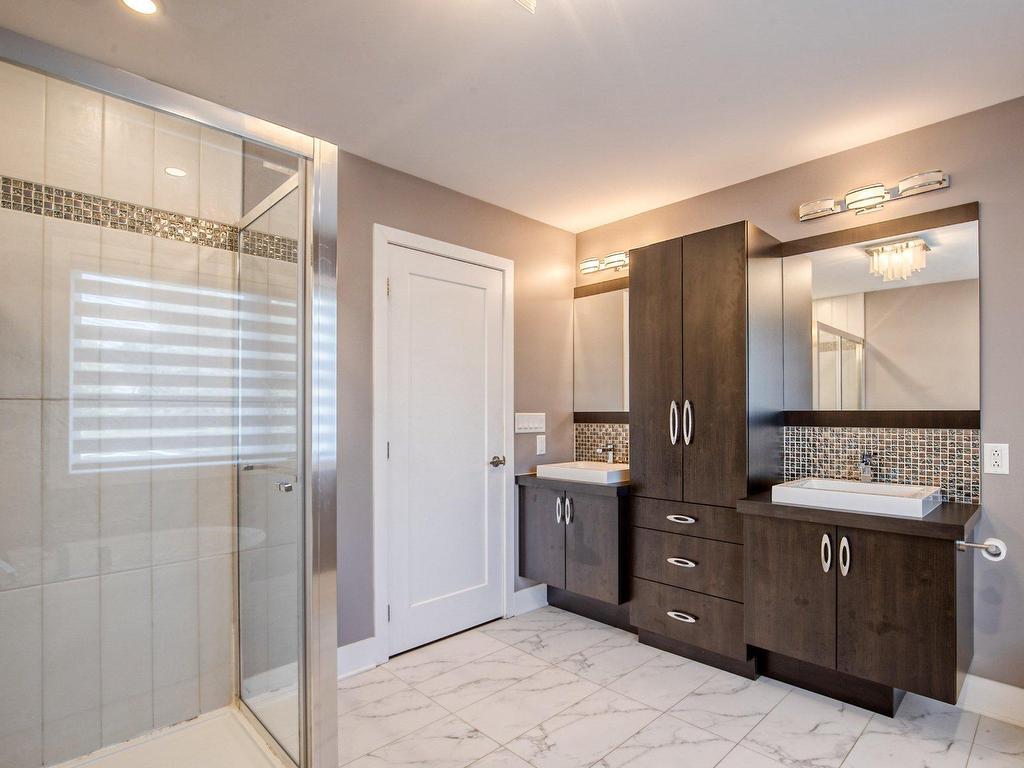 









103


Rue Joseph-Albert-Morin

,
Saint-Jean-sur-Richelieu,




QC
J2X5S1

