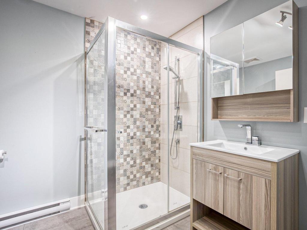 









103


Rue Joseph-Albert-Morin

,
Saint-Jean-sur-Richelieu,




QC
J2X5S1

