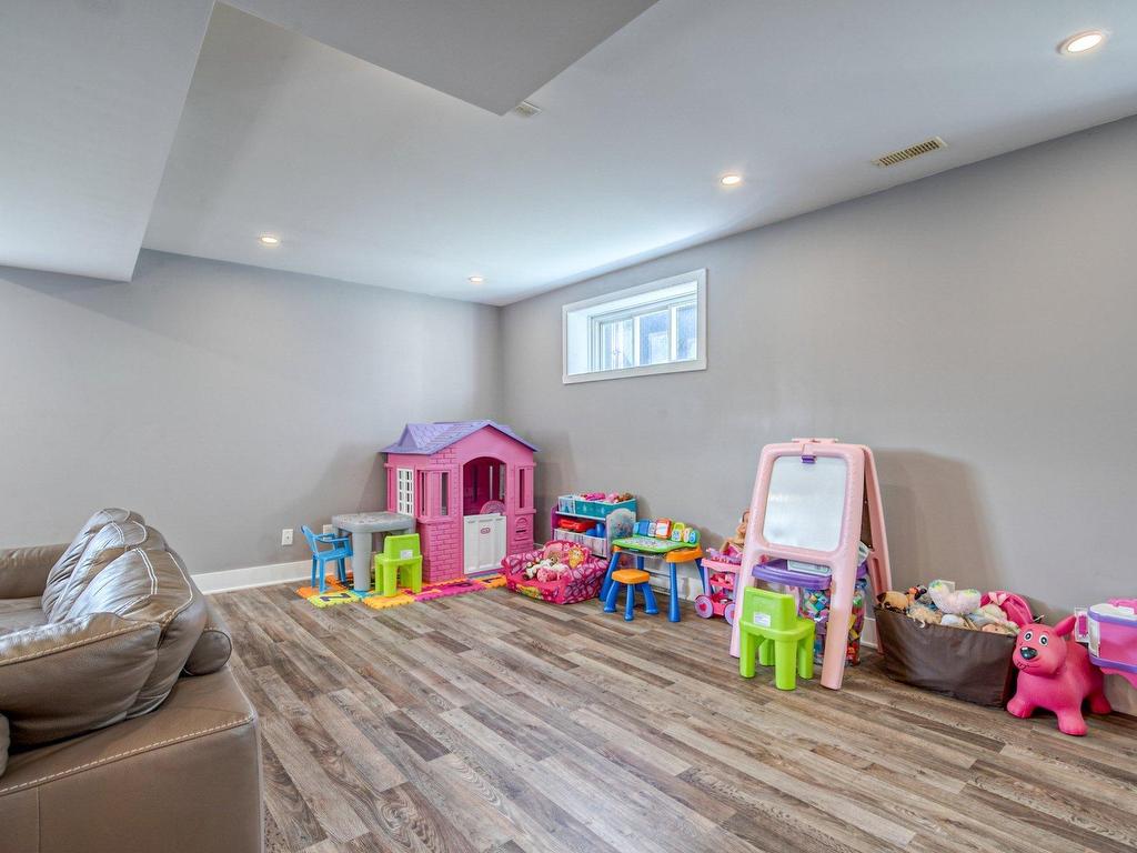 









103


Rue Joseph-Albert-Morin

,
Saint-Jean-sur-Richelieu,




QC
J2X5S1

