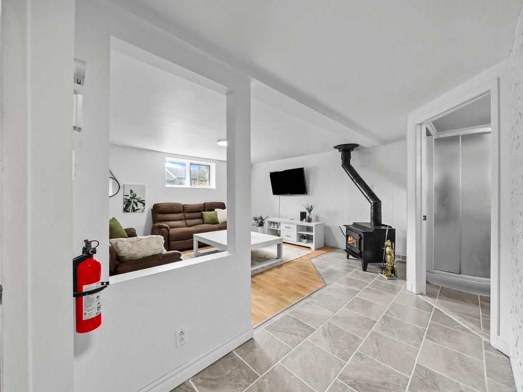 









1530


Rue Marie-Lyne

,
Drummondville,




QC
J2C6Z2

