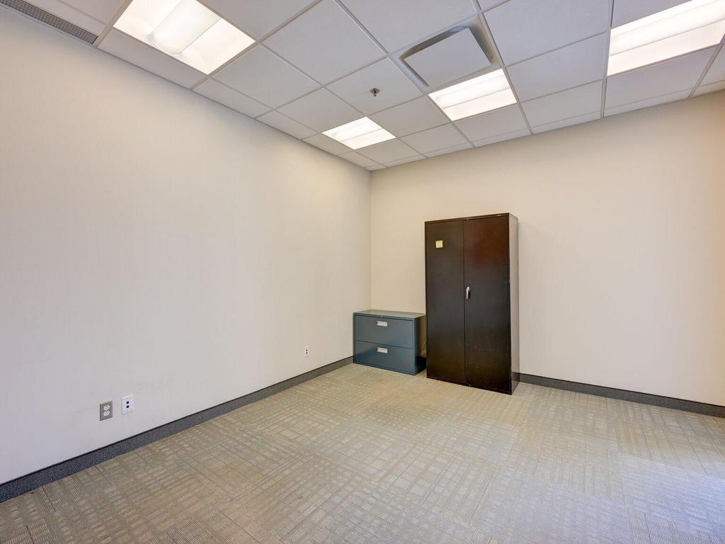 









6455


Rue Doris-Lussier

, 220,
Boisbriand,




QC
J7H0H8

