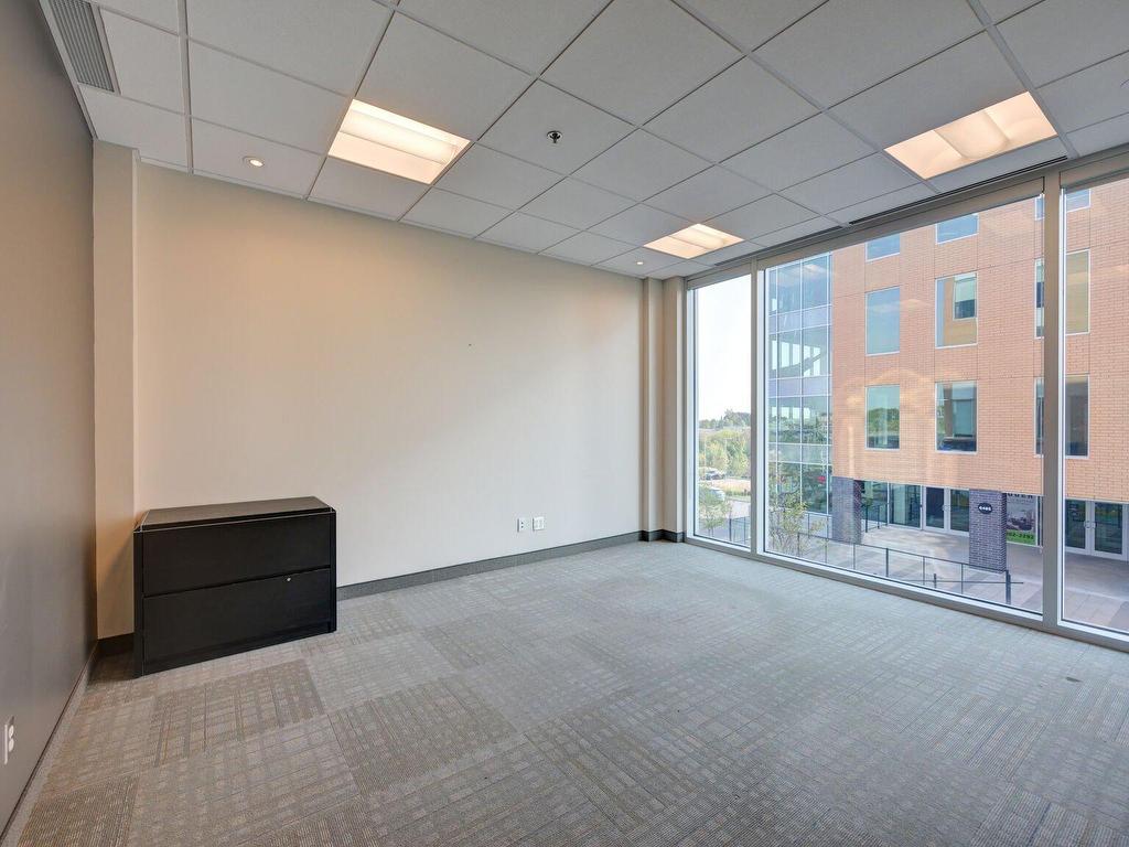 









6455


Rue Doris-Lussier

, 220,
Boisbriand,




QC
J7H0H8


