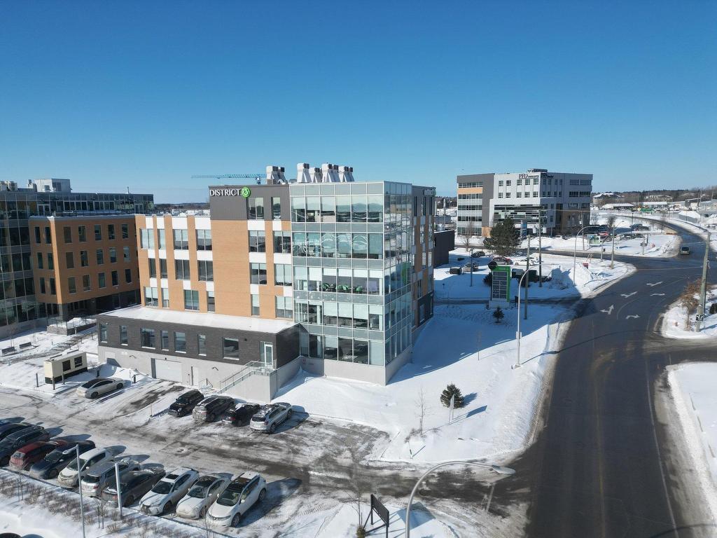 









6455


Rue Doris-Lussier

, 220,
Boisbriand,




QC
J7H0H8

