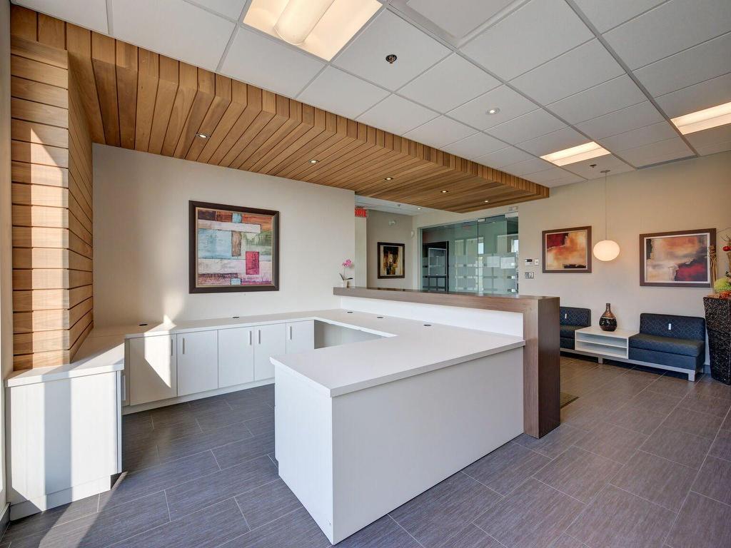 









6455


Rue Doris-Lussier

, 220,
Boisbriand,




QC
J7H0H8

