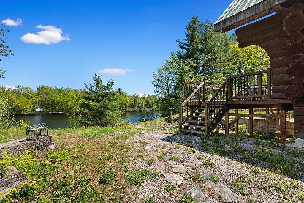 









304


Ch. du Pont-Rouge

,
Fort-Coulonge,




QC
J0X1V0

