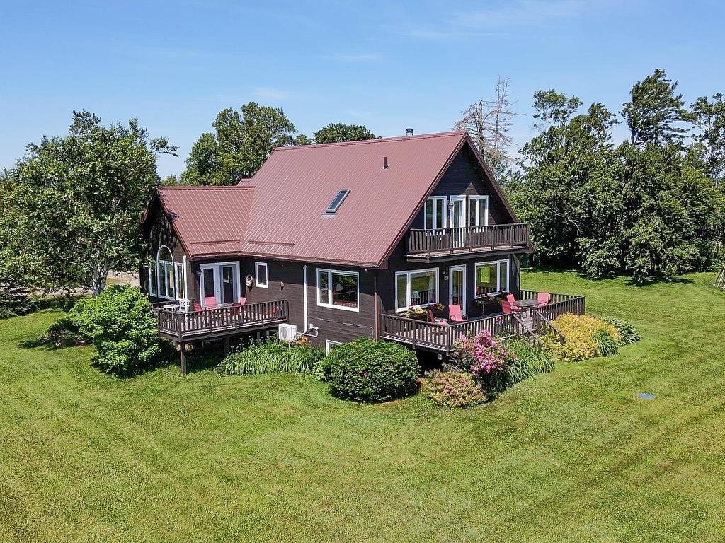 












33 Newson Lane

,
New Glasgow,




PE
C0A 1N0

