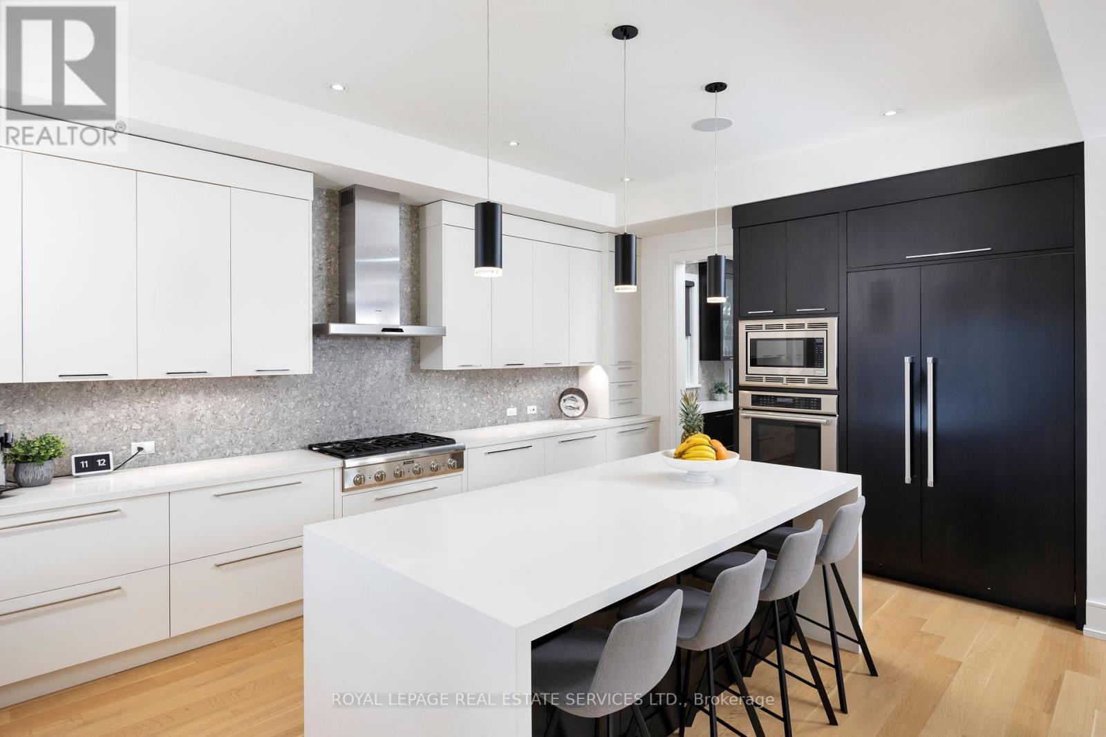 












57 MEADOWBANK ROAD

,
Toronto,




Ontario
M9B5C7

