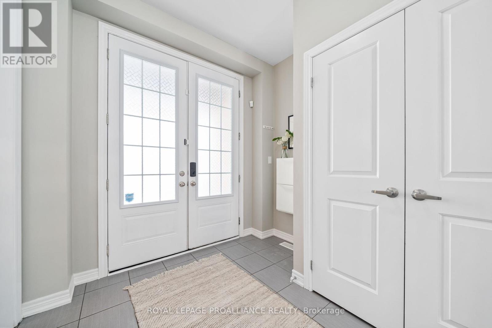 












61 SUMMER BREEZE DRIVE

,
Prince Edward County (Ameliasburg Ward),




Ontario
K0K1L0

