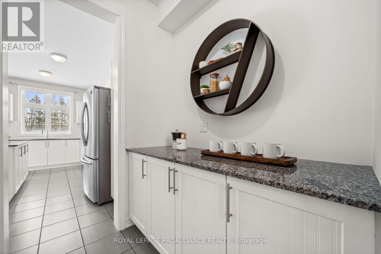 












61 SUMMER BREEZE DRIVE

,
Prince Edward County (Ameliasburg Ward),




Ontario
K0K1L0

