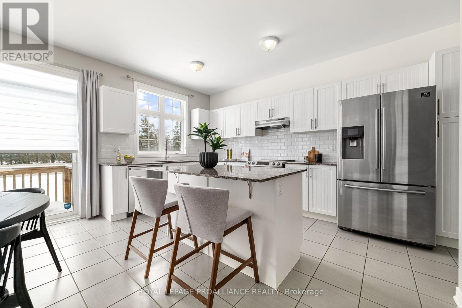 












61 SUMMER BREEZE DRIVE

,
Prince Edward County (Ameliasburg Ward),




Ontario
K0K1L0

