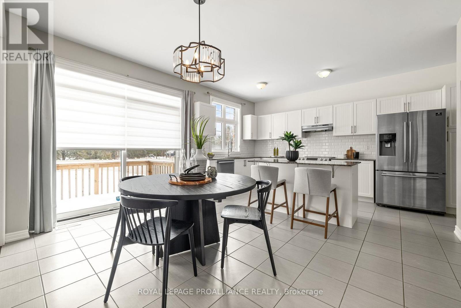 












61 SUMMER BREEZE DRIVE

,
Prince Edward County (Ameliasburg Ward),




Ontario
K0K1L0

