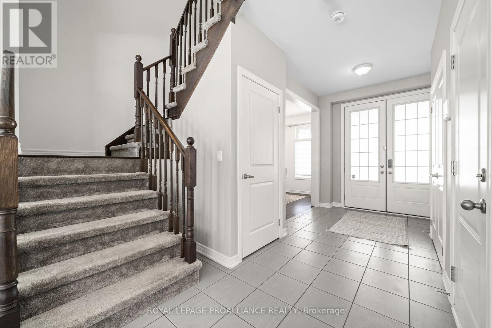 












61 SUMMER BREEZE DRIVE

,
Prince Edward County (Ameliasburg Ward),




Ontario
K0K1L0

