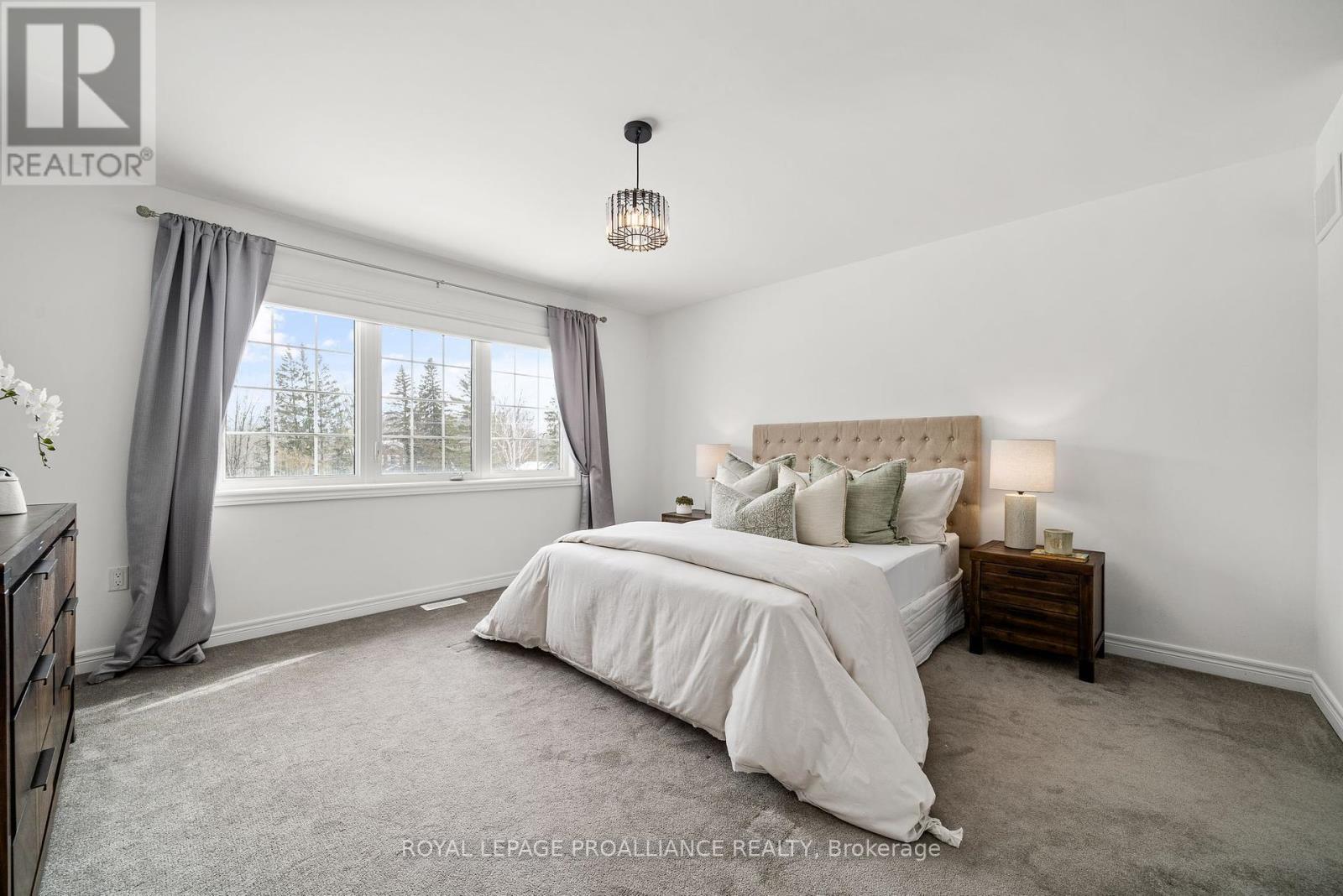 












61 SUMMER BREEZE DRIVE

,
Prince Edward County (Ameliasburg Ward),




Ontario
K0K1L0

